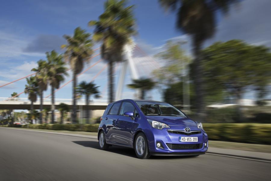  Toyota Verso-S 2010 года  (фото 89 из 109)